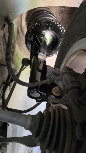 VW Bilstein schokbrekers voor.jpg